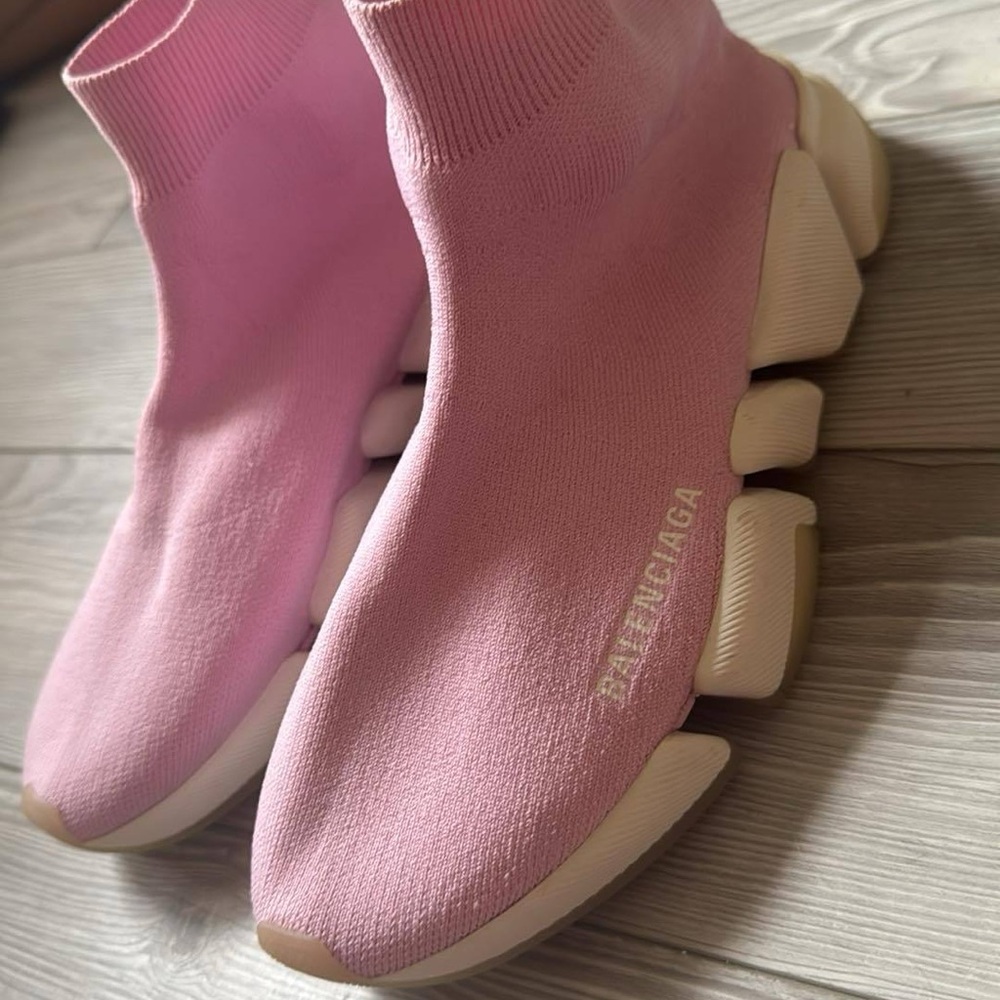 Balenciaga Women's Pink Knit Sneakers brand new never worn